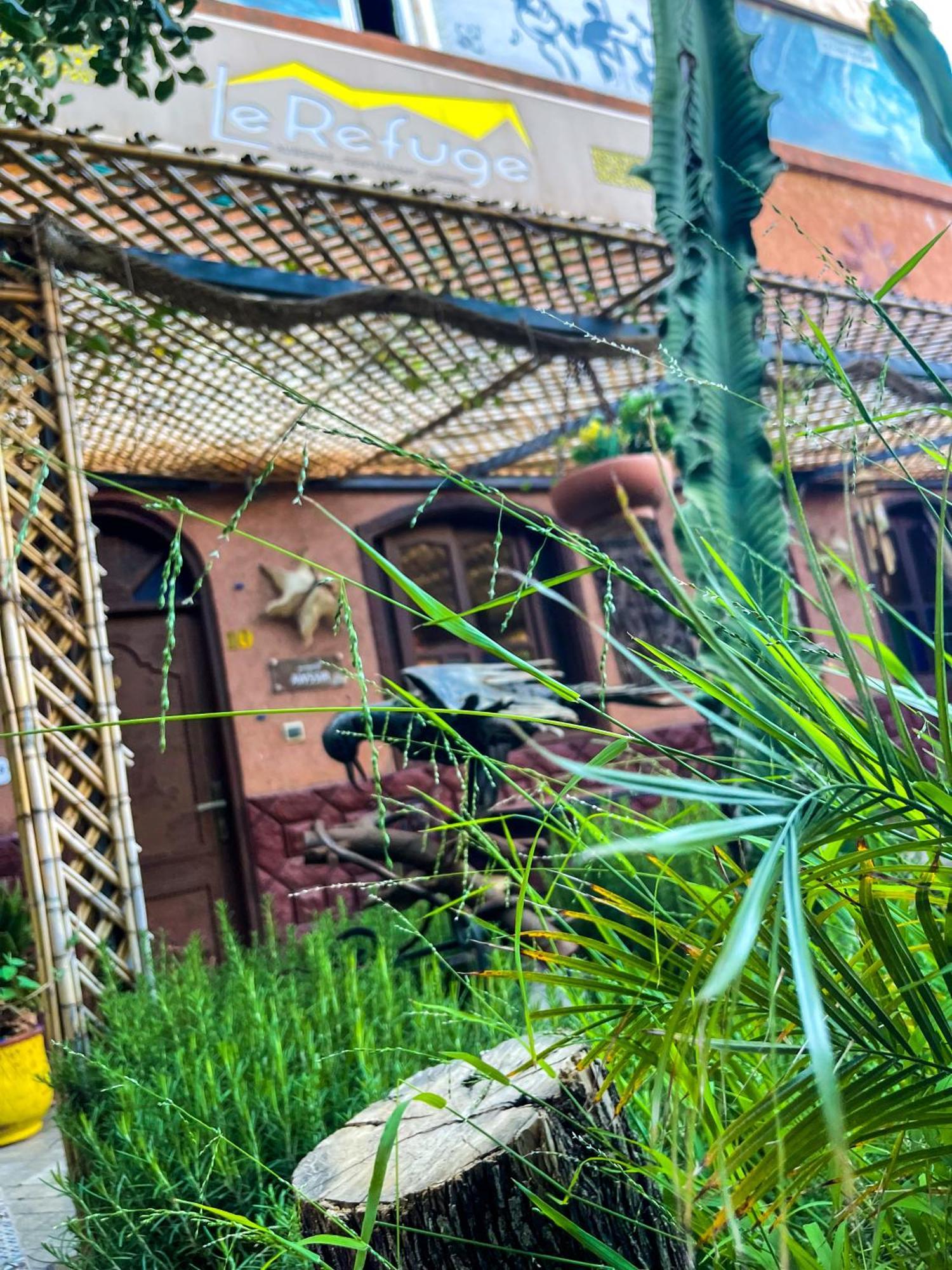 Auberge Le Refuge Aksri エクステリア 写真